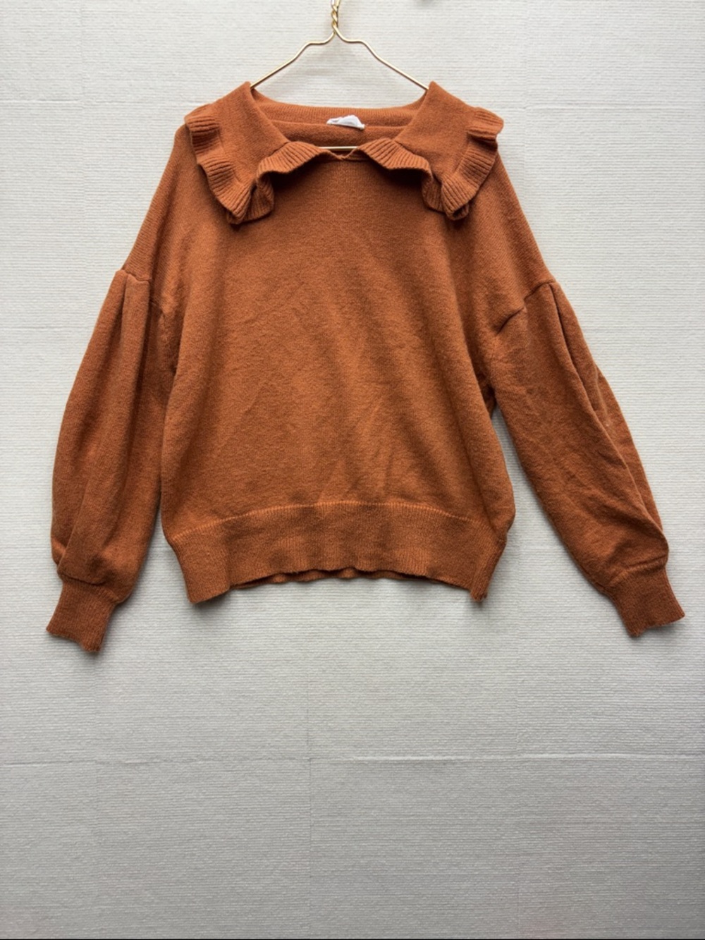Stitch and Knot | Ruffled Collar Rust Knit Sweater - Women's large